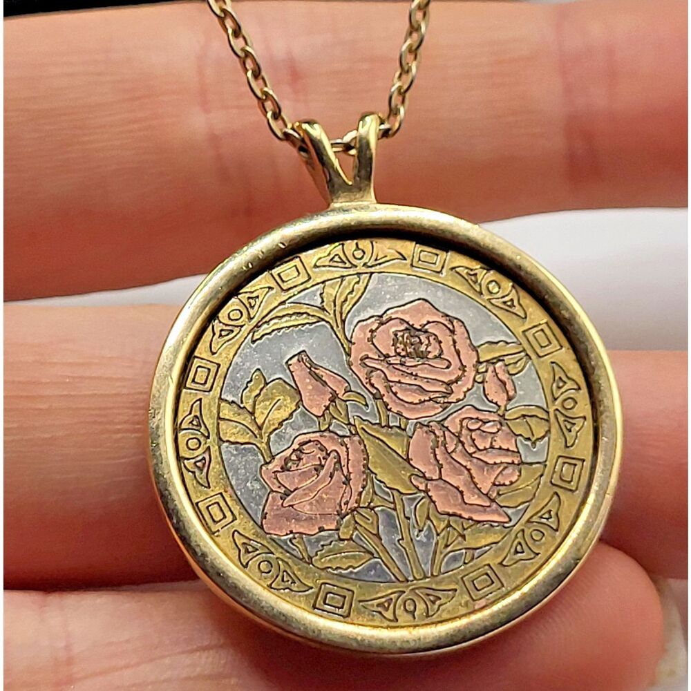 Amway Tritone Damascene Round Rose Pendant Necklace Vintage Jewelry 16in